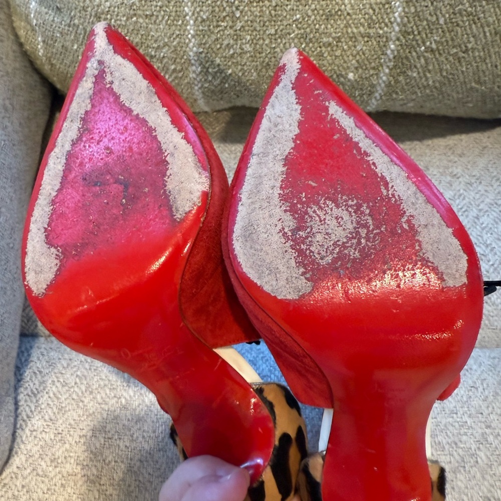Christian Louboutin Chic Red Suede Heels with Bow Detail - Picture 4 of 6
